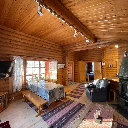 펜션 Saeiloeksen Lomahuvilat *